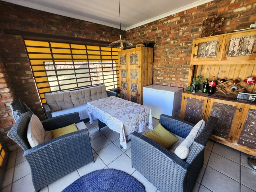 3 Bedroom Property for Sale in La Hoff North West